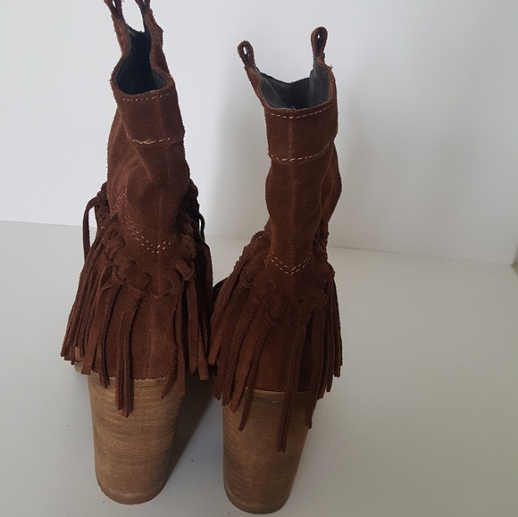 🍀SALE🍀Aldo Brown Fringe Booties - Picture 4 of 8